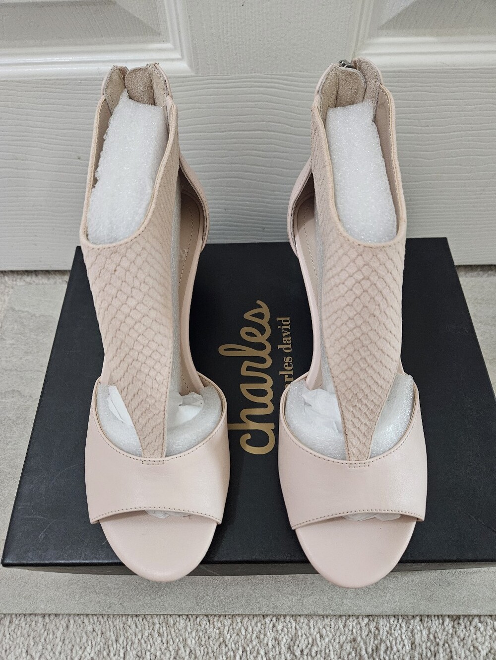 Charles by Charles David T- Strap Wedge Sandals. Size 8